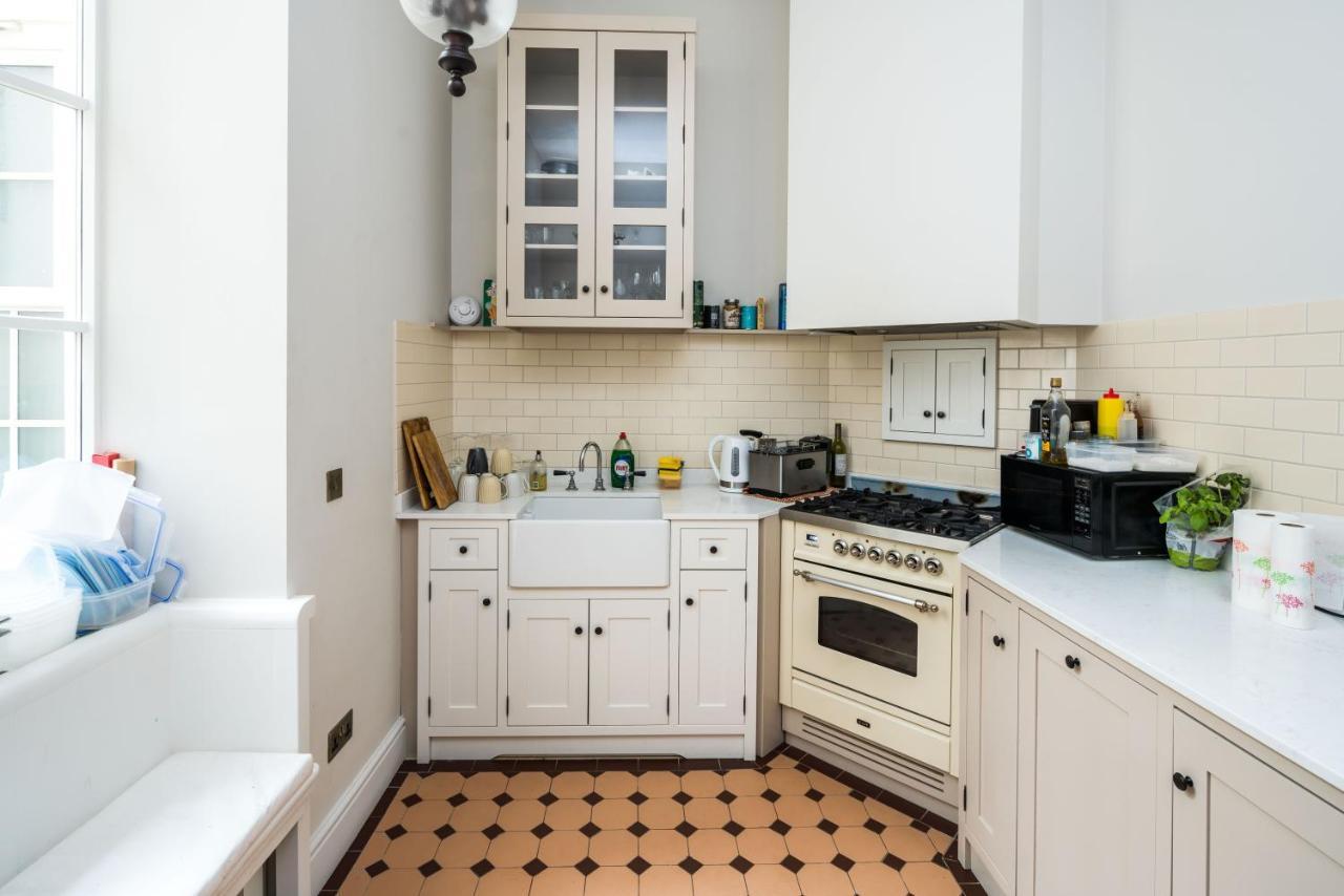 4 Bedroom House Up To 10 People At Heart Of Kensington And Chelsea Londra Esterno foto