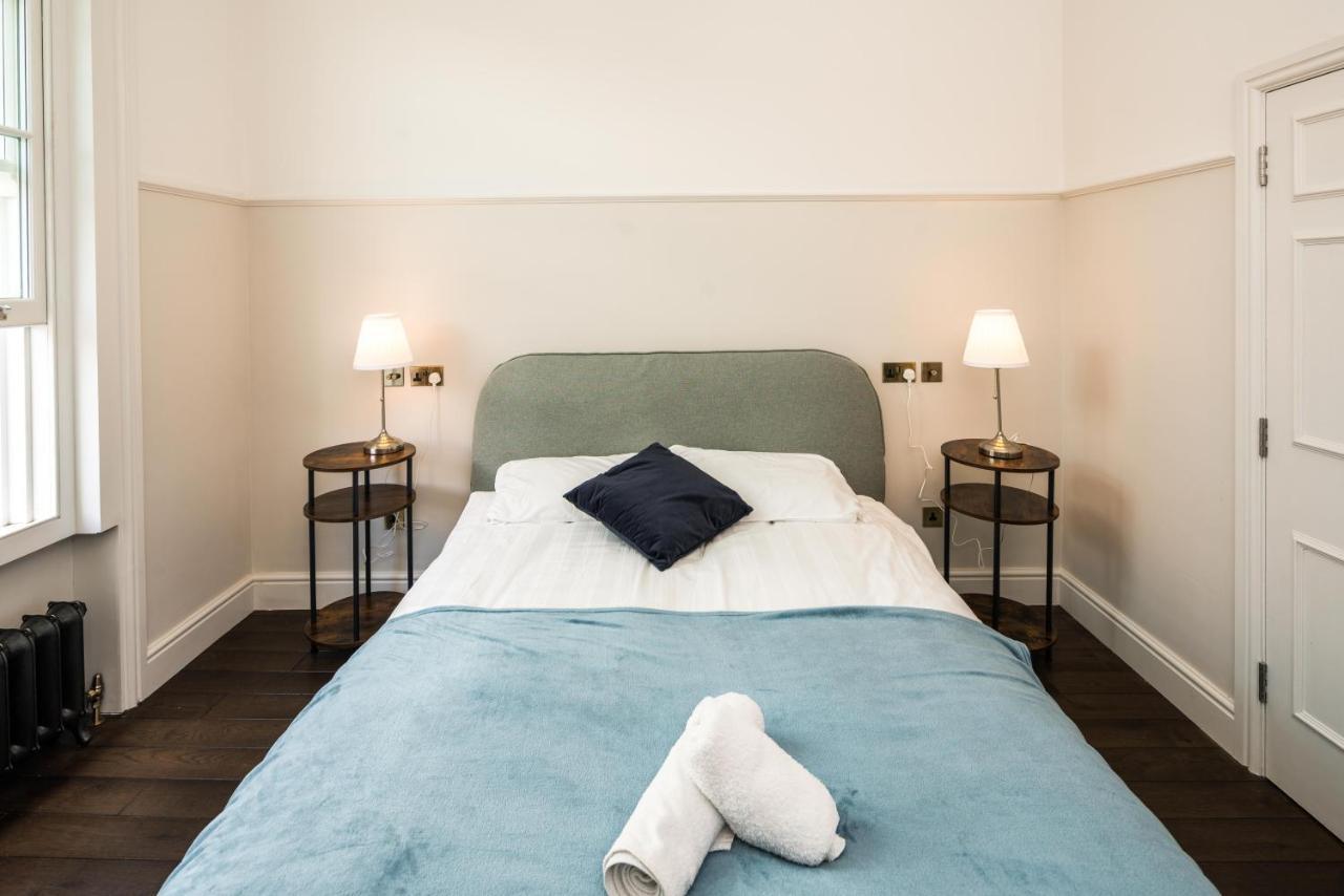 4 Bedroom House Up To 10 People At Heart Of Kensington And Chelsea Londra Esterno foto