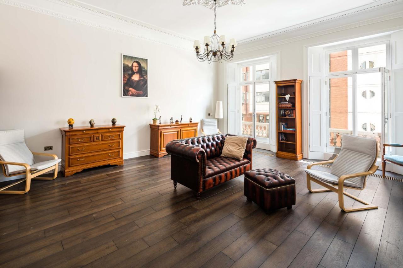 4 Bedroom House Up To 10 People At Heart Of Kensington And Chelsea Londra Esterno foto